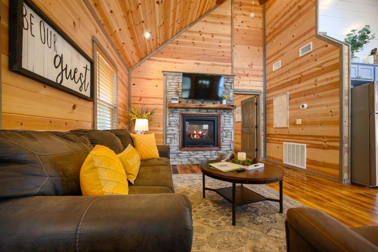 Convenient Romantic Hot Tub Bbq 3-Night Special! Broken Bow Exterior foto